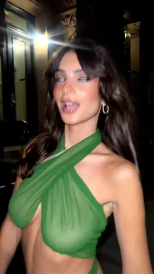 Emily Ratajkowski OnlyFans Leaked Free Thumbnail Picture - #w7KHtWdm6p