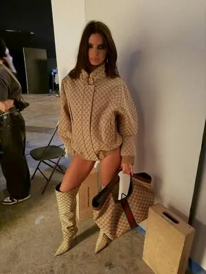 Emily Ratajkowski OnlyFans Leaked Free Thumbnail Picture - #wM2jb5SQXn