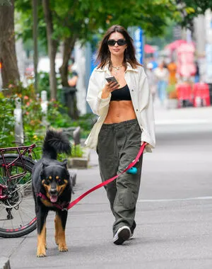 Emily Ratajkowski OnlyFans Leaked Free Thumbnail Picture - #wbSk4EOt37