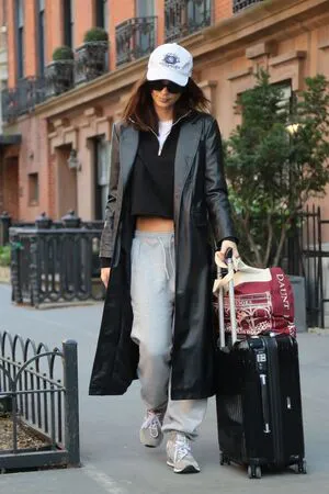 Emily Ratajkowski OnlyFans Leaked Free Thumbnail Picture - #wpDrnOdf11