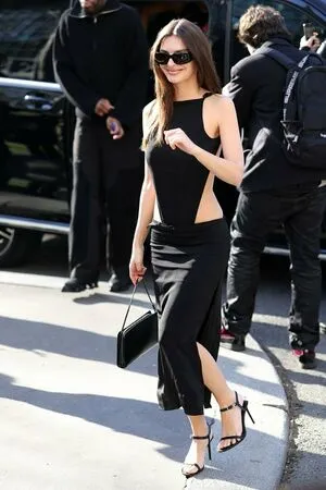 Emily Ratajkowski OnlyFans Leaked Free Thumbnail Picture - #wrvAnwGA6m