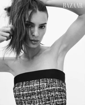 Emily Ratajkowski OnlyFans Leaked Free Thumbnail Picture - #xM9jQ5JJkJ