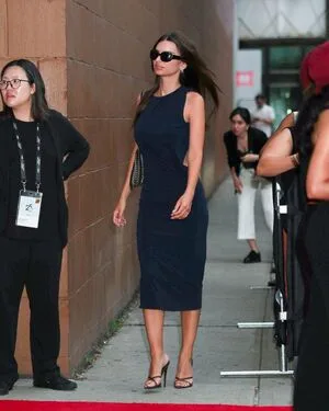 Emily Ratajkowski OnlyFans Leaked Free Thumbnail Picture - #xS248nzhum