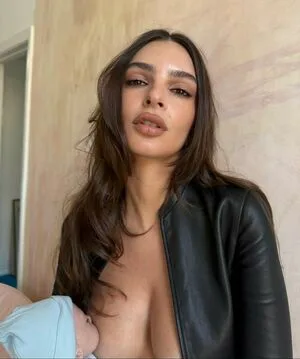 Emily Ratajkowski OnlyFans Leaked Free Thumbnail Picture - #xaRjf3vfcZ