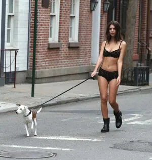 Emily Ratajkowski OnlyFans Leaked Free Thumbnail Picture - #xl4nkYRvhf