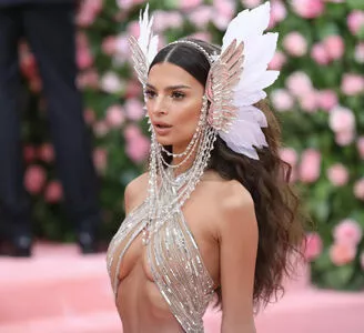 Emily Ratajkowski OnlyFans Leaked Free Thumbnail Picture - #xp9WSn9vEo