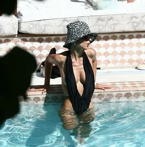 Emily Ratajkowski OnlyFans Leaked Free Thumbnail Picture - #xydfZt7GIS