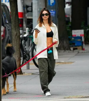 Emily Ratajkowski OnlyFans Leaked Free Thumbnail Picture - #yJLM0TbEys