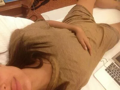 Emily Ratajkowski OnlyFans Leaked Free Thumbnail Picture - #yPC7SAponK