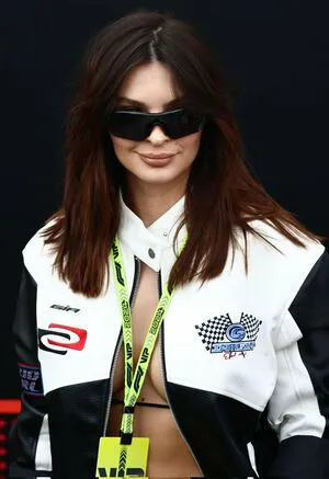 Emily Ratajkowski OnlyFans Leaked Free Thumbnail Picture - #yw0pv5O7xz
