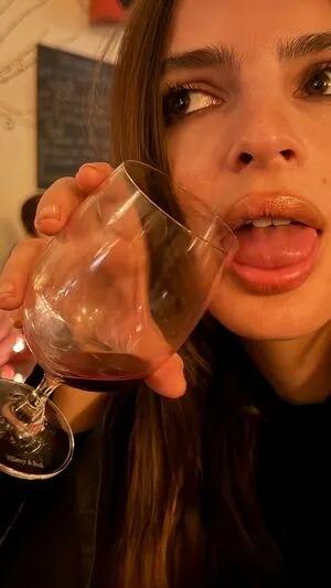 Emily Ratajkowski OnlyFans Leaked Free Thumbnail Picture - #zLpMjatNu1