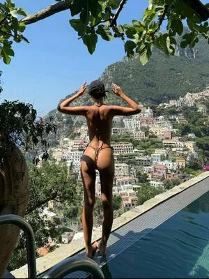Emily Ratajkowski OnlyFans Leaked Free Thumbnail Picture - #zm3IrgfAUN