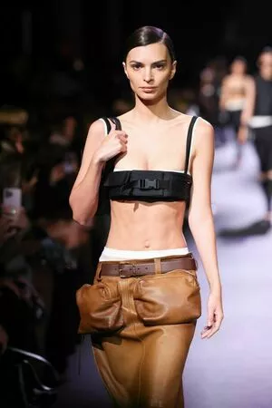 Emily Ratajkowski OnlyFans Leaked Free Thumbnail Picture - #zrHuK0dr0N