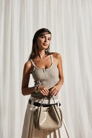 Emily Ratajkowski OnlyFans Leaked Free Thumbnail Picture - #zsbNJ8N2D7