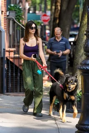 Emily Ratajkowski OnlyFans Leaked Free Thumbnail Picture - #zwO0QMIaUi