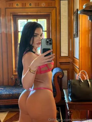 Emily Rinaudo OnlyFans Leaked Free Thumbnail Picture - #1xIB666Vm2