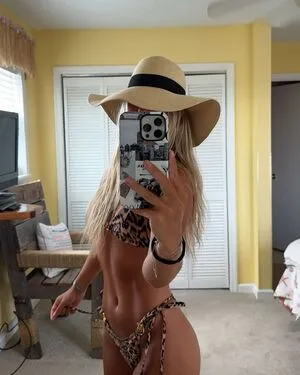 Emily Sentner OnlyFans Leaked Free Thumbnail Picture - #Qv5JNrP5V0