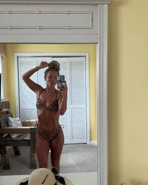 Emily Sentner OnlyFans Leaked Free Thumbnail Picture - #cmzTrLsww8