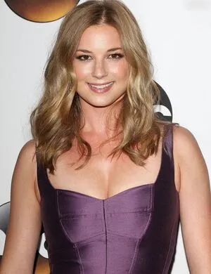 Emily Van Camp OnlyFans Leaked Free Thumbnail Picture - #U2oE5M5edm