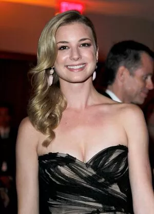 Emily VanCamp OnlyFans Leaked Free Thumbnail Picture - #lt5vrA3Grf