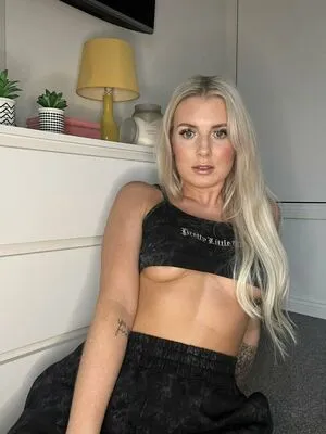 Emily Walters OnlyFans Leaked Free Thumbnail Picture - #2XemyOs4IB