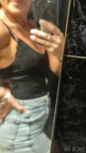 Emilyali OnlyFans Leaked Free Thumbnail Picture - #OPEL8I17EV