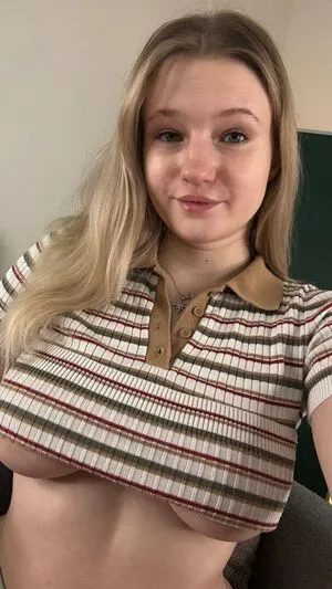 Emilyhewell OnlyFans Leaked Free Thumbnail Picture - #p2CsZW5kda