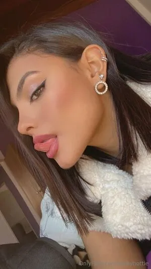 Emilyhottie OnlyFans Leaked Free Thumbnail Picture - #6QTe8kgU1y