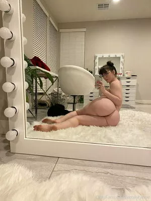 EmilyLynne OnlyFans Leaked Free Thumbnail Picture - #4GC0Mo5PV7