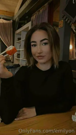 Emilyon OnlyFans Leaked Free Thumbnail Picture - #2UnNvV1lln
