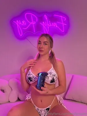 Emilyrayxo OnlyFans Leaked Free Thumbnail Picture - #AkvggBE7lN