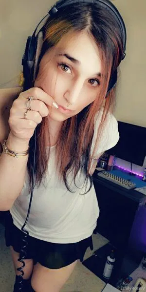 Emilyroseiv OnlyFans Leaked Free Thumbnail Picture - #HezblSCKKL