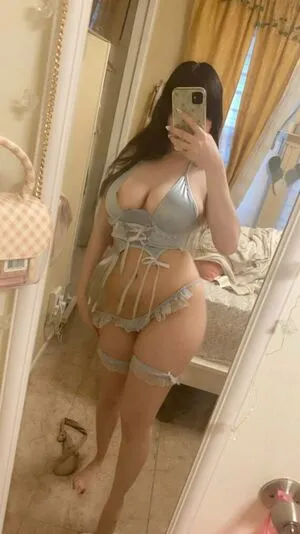 Emilyuumi OnlyFans Leaked Free Thumbnail Picture - #dtAULgiqlo