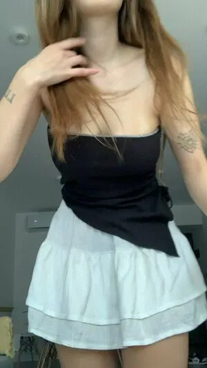Emilyxflowers OnlyFans Leaked Free Thumbnail Picture - #AcLUX6P7U0