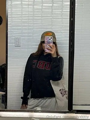Emilyxkitty OnlyFans Leaked Free Thumbnail Picture - #JOEw3KeTCy