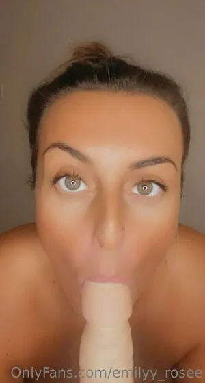 Emilyy Rosee OnlyFans Leaked Free Thumbnail Picture - #4QfiISdLUx