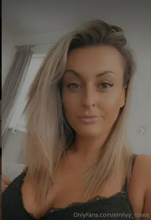 Emilyy Rosee OnlyFans Leaked Free Thumbnail Picture - #4heQmtbCI3