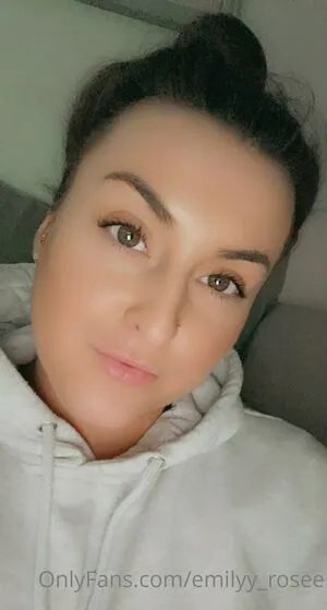 Emilyy Rosee OnlyFans Leaked Free Thumbnail Picture - #CtcZjEOr4I