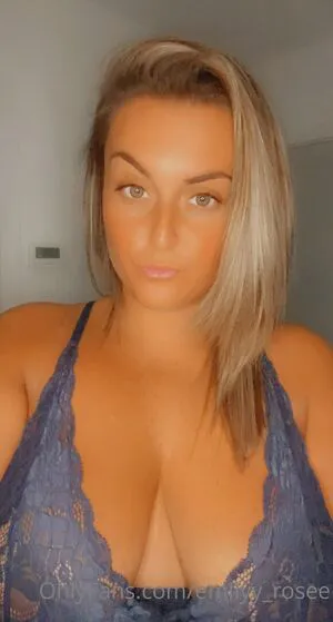 Emilyy Rosee OnlyFans Leaked Free Thumbnail Picture - #TFMIIZUiuN