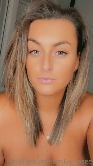 Emilyy Rosee OnlyFans Leaked Free Thumbnail Picture - #kH8wCKMwno