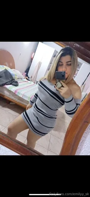 Emilyy Sk OnlyFans Leaked Free Thumbnail Picture - #FDkypDyOOq