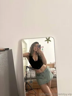 Emilyy Vip OnlyFans Leaked Free Thumbnail Picture - #mcWlaEcdTg