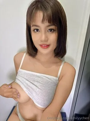 Emilyychen OnlyFans Leaked Free Thumbnail Picture - #v9xbflGXLU