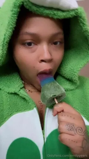 Emilyyears OnlyFans Leaked Free Thumbnail Picture - #2Z6Xlpo1Vl