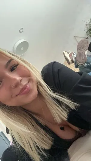 Emilyynl OnlyFans Leaked Free Thumbnail Picture - #2WGl33qXHD