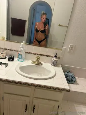 Emilyyxx OnlyFans Leaked Free Thumbnail Picture - #LLoRIGFRz6