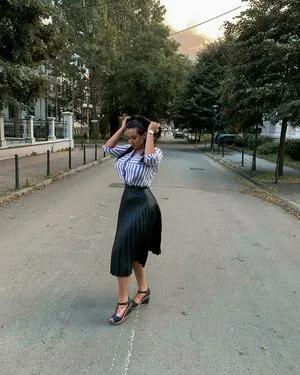 Emina Jahi OnlyFans Leaked Free Thumbnail Picture - #4D3CtKBnR1