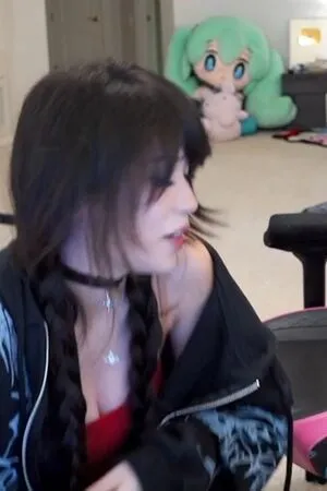 Emiru OnlyFans Leaked Free Thumbnail Picture - #ARz2MwFID2