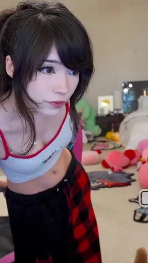 Emiru OnlyFans Leaked Free Thumbnail Picture - #ERMMCjahFs