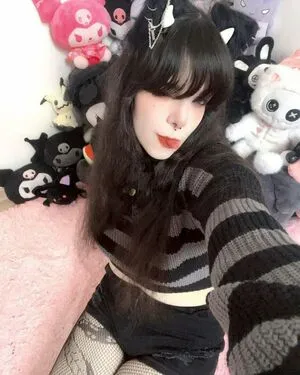 Emitriz OnlyFans Leaked Free Thumbnail Picture - #2GiWlIartc